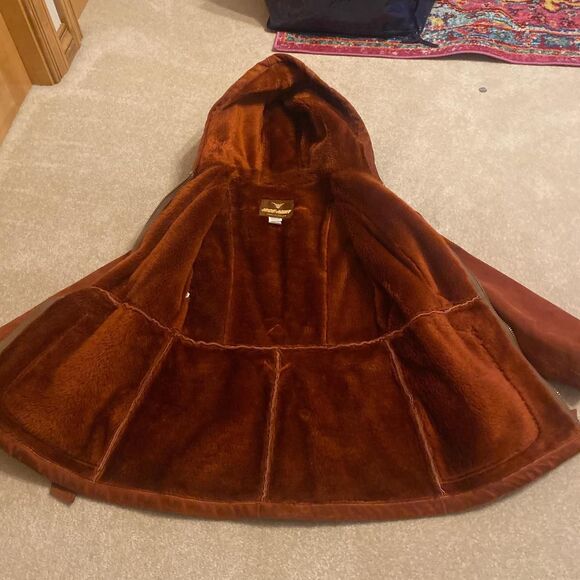 Vintage Genuine Leather Heavy faux fur-lined coat with matching gloves - Picture 7 of 8